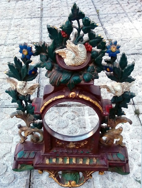 Antiguo soporte o marco de hierro colado para reloj