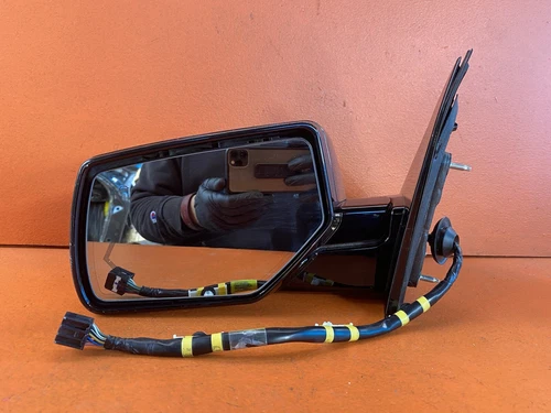 2015 - 2020 CHEVROLET TAHOE SUBURBAN LEFT  REAR VIEW MIRROR W/ BLIND SPOT OEM