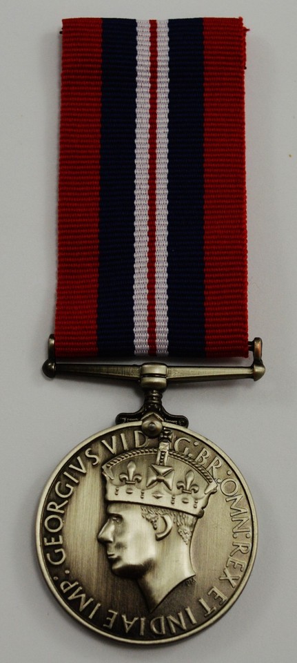 PAIR OF FULL Size Replica WW2 Service Medals. 1939-1945, Dunkirk, George VI EUR 21,35 - IT - Foto 7