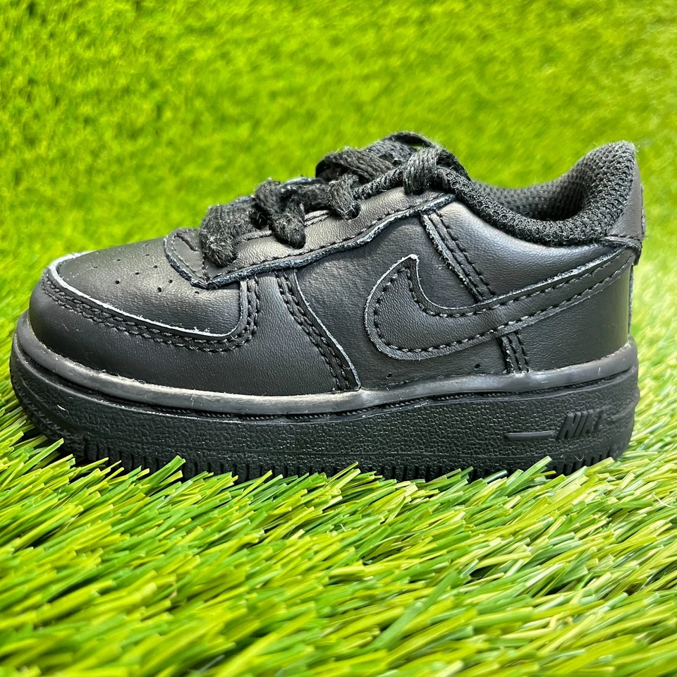 Nike Air Force 1 Bajo Niño Pequeño Talla 5C Triple Negro Atlético Cuero Zapatos Tenis Foto 3 de 4