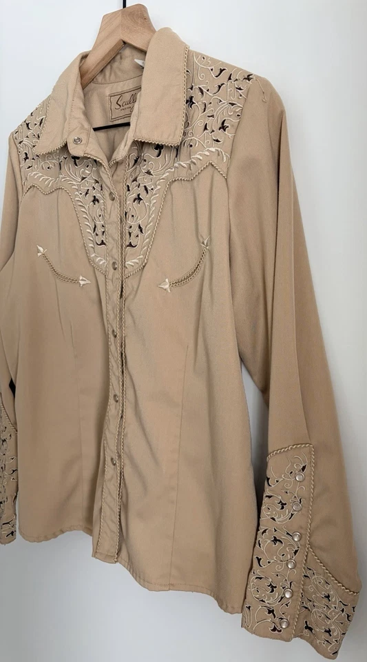 Camisa occidental floral bordada a presión perla tostada Scully Legends para mujer talla L Foto 3 de 4