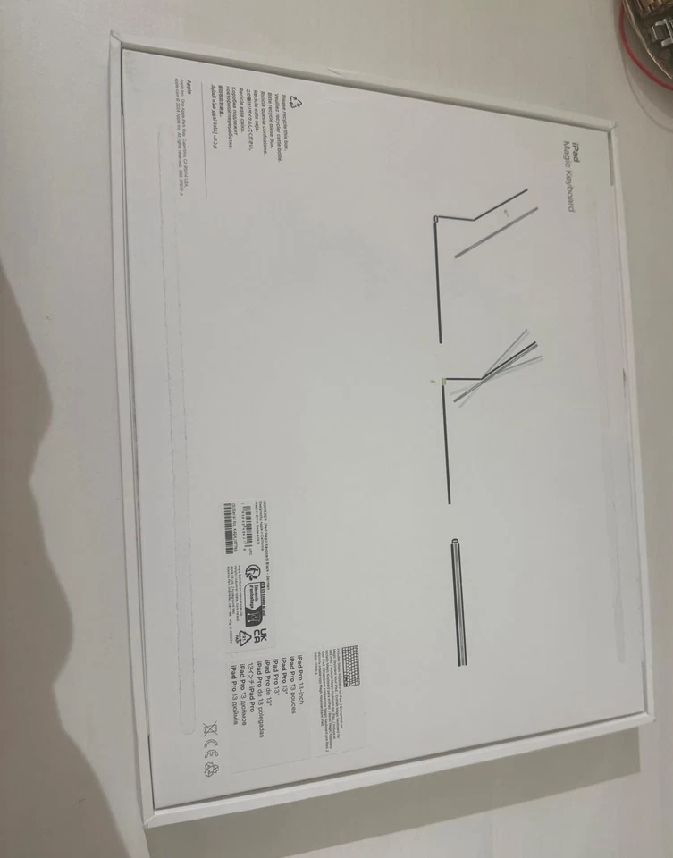 Neue Apple Magic Keyboard  Für iPad Pro 13 Zoll . Mit Original Verpackung.