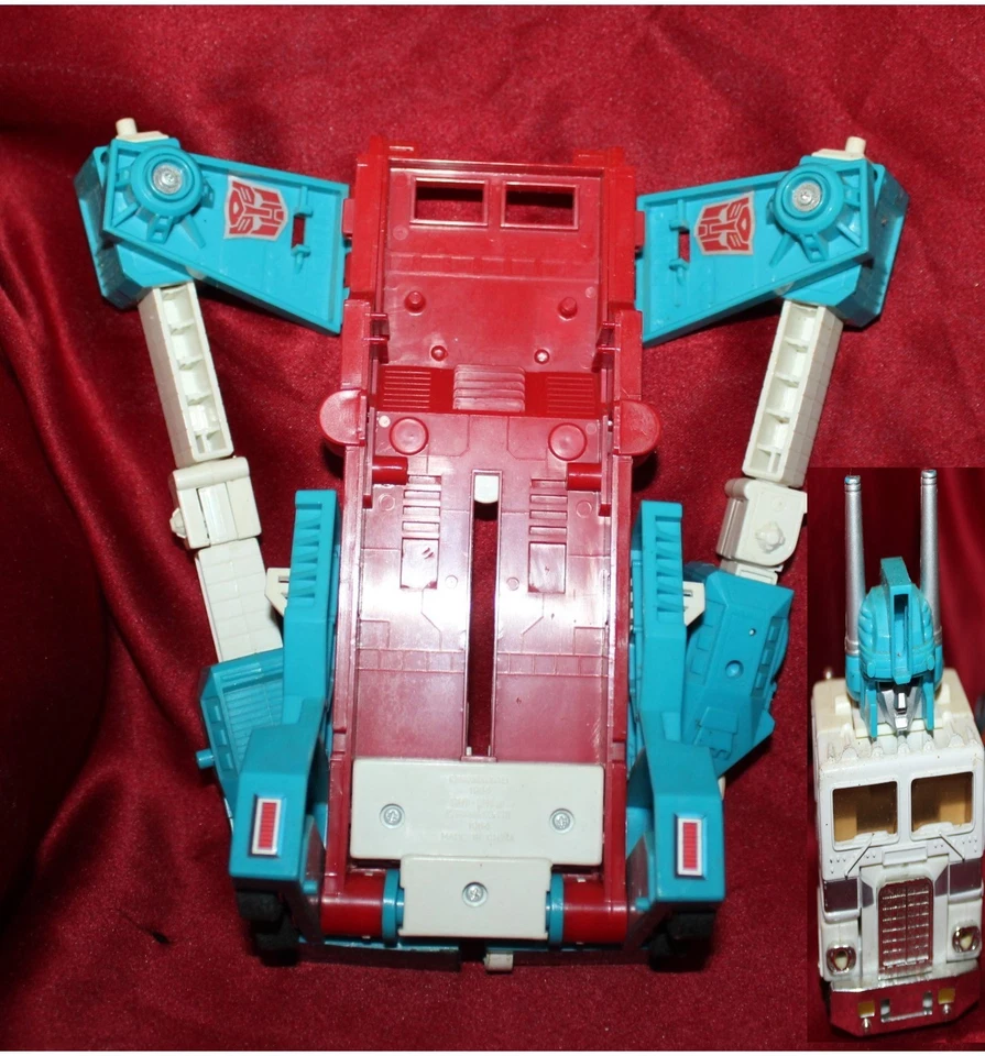 Vintage 1986 Hasbro G1 Transformers Autobot Ultra Magnus W/ Decepticon Menasor - Image 2 of 4