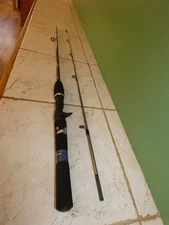 Vintage Zebco Rhino Glow Tip RRC602M Med Action 2 Pc 6 Ft Fishing Casting Rod