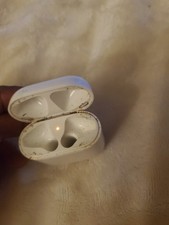 Apple AirPods Wireless Bluetooth Charging Case White In-Ear Earbud