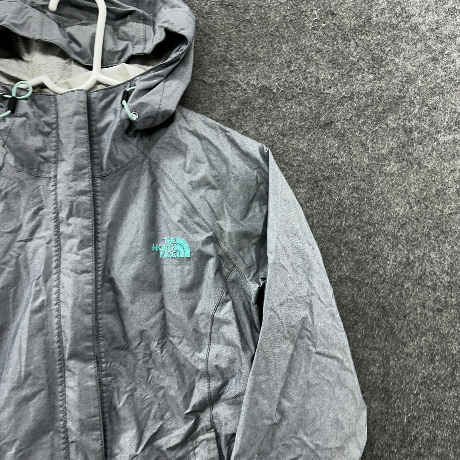 north-face full zip hyvent 2.5l windbreaker rain coat jacket