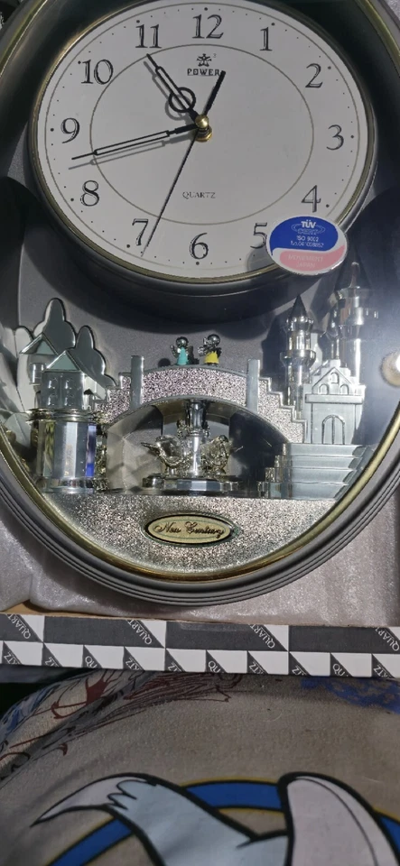 Power Melodies in Motion Oval New Century wall clock  - Image 2 of 4