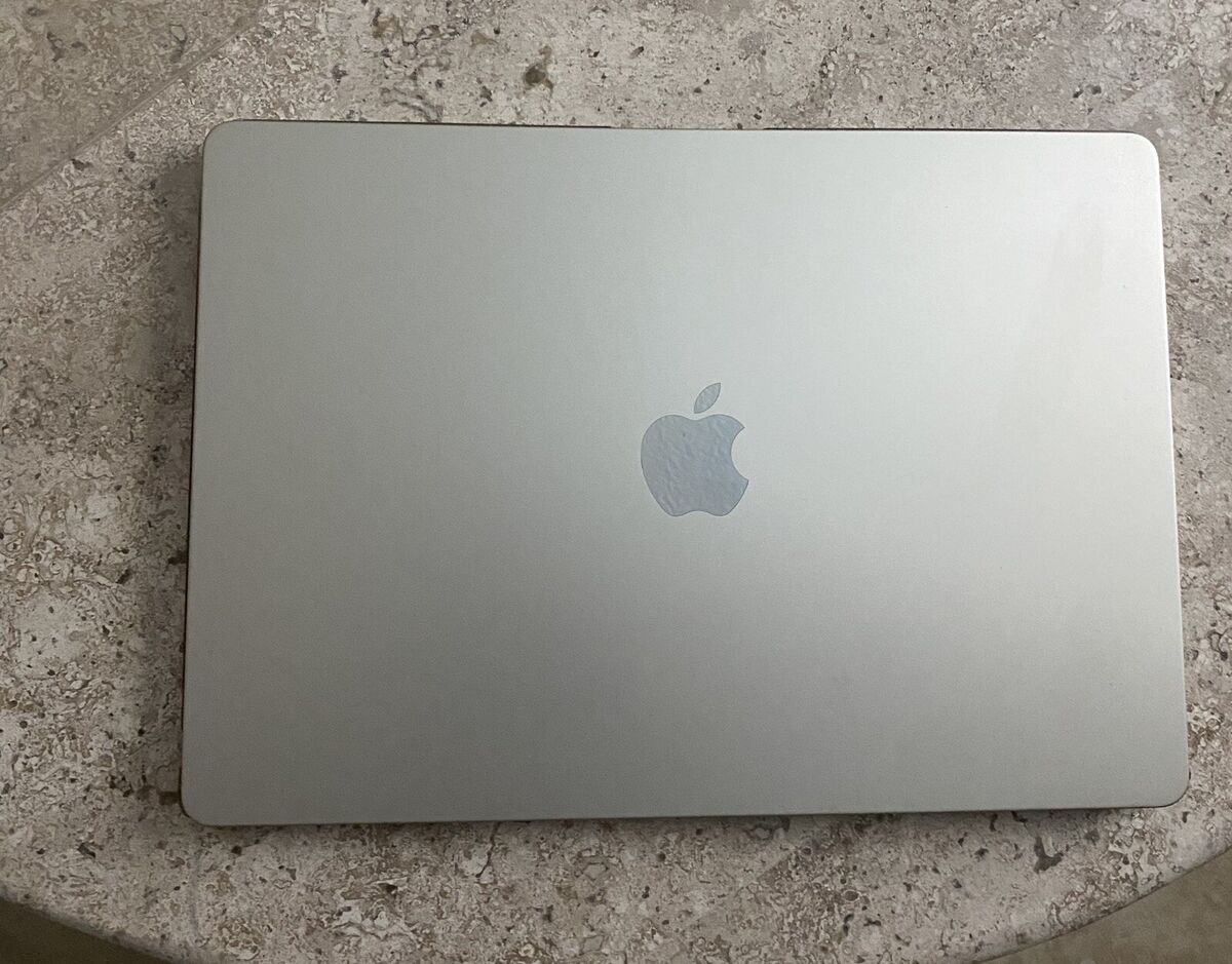 Apple - MacBook Air 15 Apple - MacBook Air 15