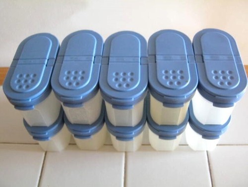 Tupperware 1843 CLEAR Modular Mates Spice Shakers Containers Blue Lids Set of 10
