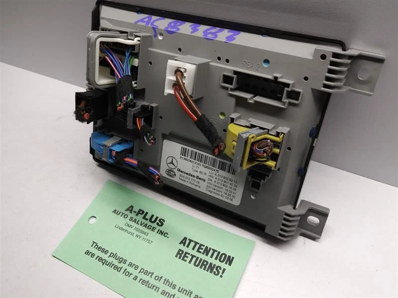 Mercedes e300 2017 OEM módulo SAM trasero módulo de activación de señal 2139009212 17-18 Foto 3 de 4