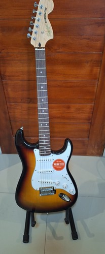 Stratocaster SQUIRE by FENDER sunburst NEW, YOU SAVE 5000p - Picture 3 of 6