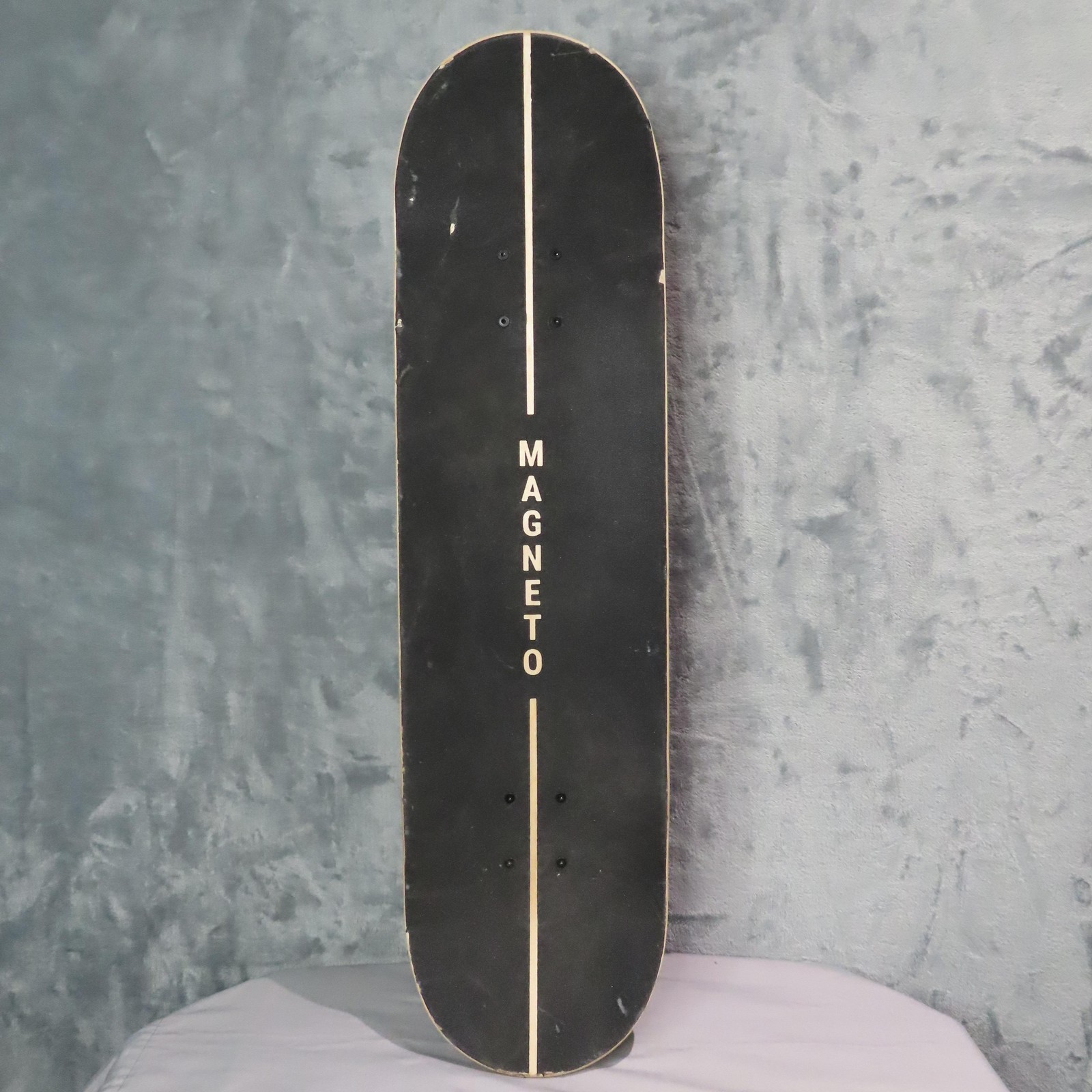 Magneto Cruiser Skateboard Complete 32 Inch Deck 60mm Wheels