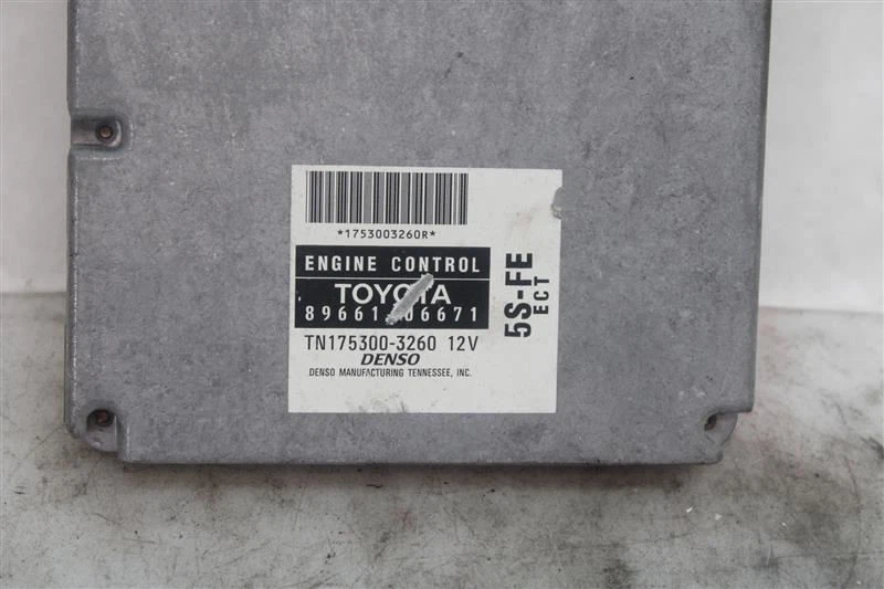 Computadora ECU ECM TOYOTA CAMRY SOLARA 1999 99 8966106671 1292335 Foto 3 de 4