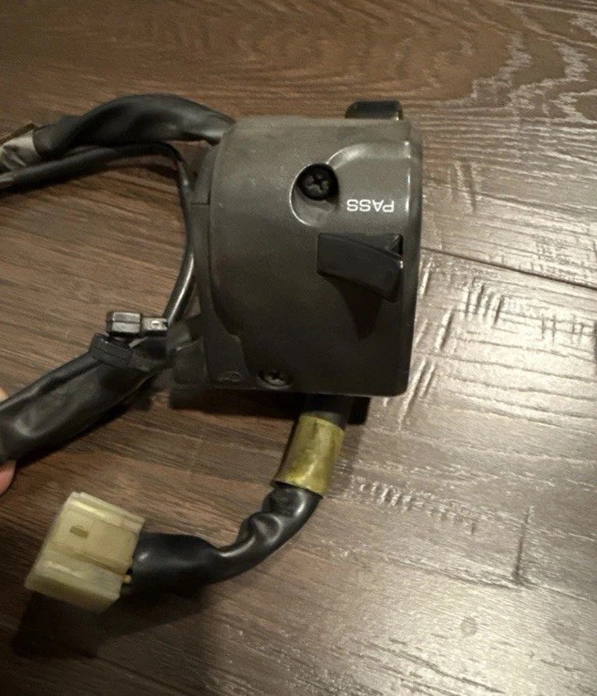 2009-2014 Yamaha YZF-R1 Left Switch Handlebar Control OEM 45B-83969-10 - Image 3 of 3