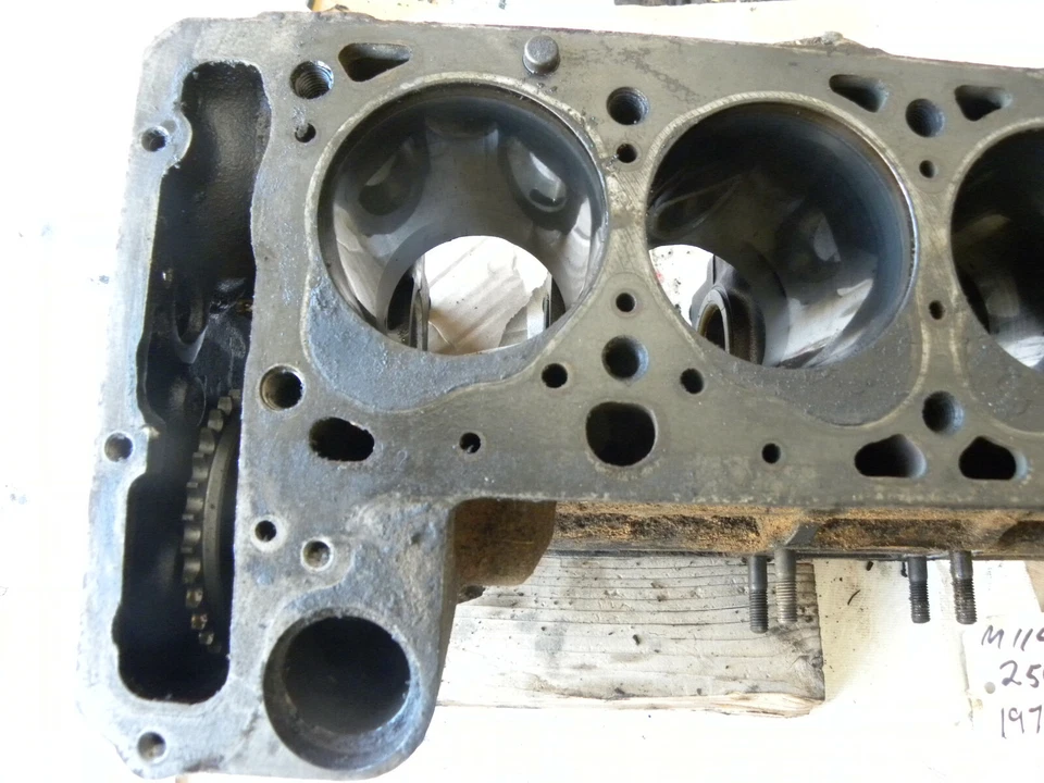1971 Mercedes Benz W114 M114 250 Engine Block Crankcase Case.......GC-4B - Image 3 of 4