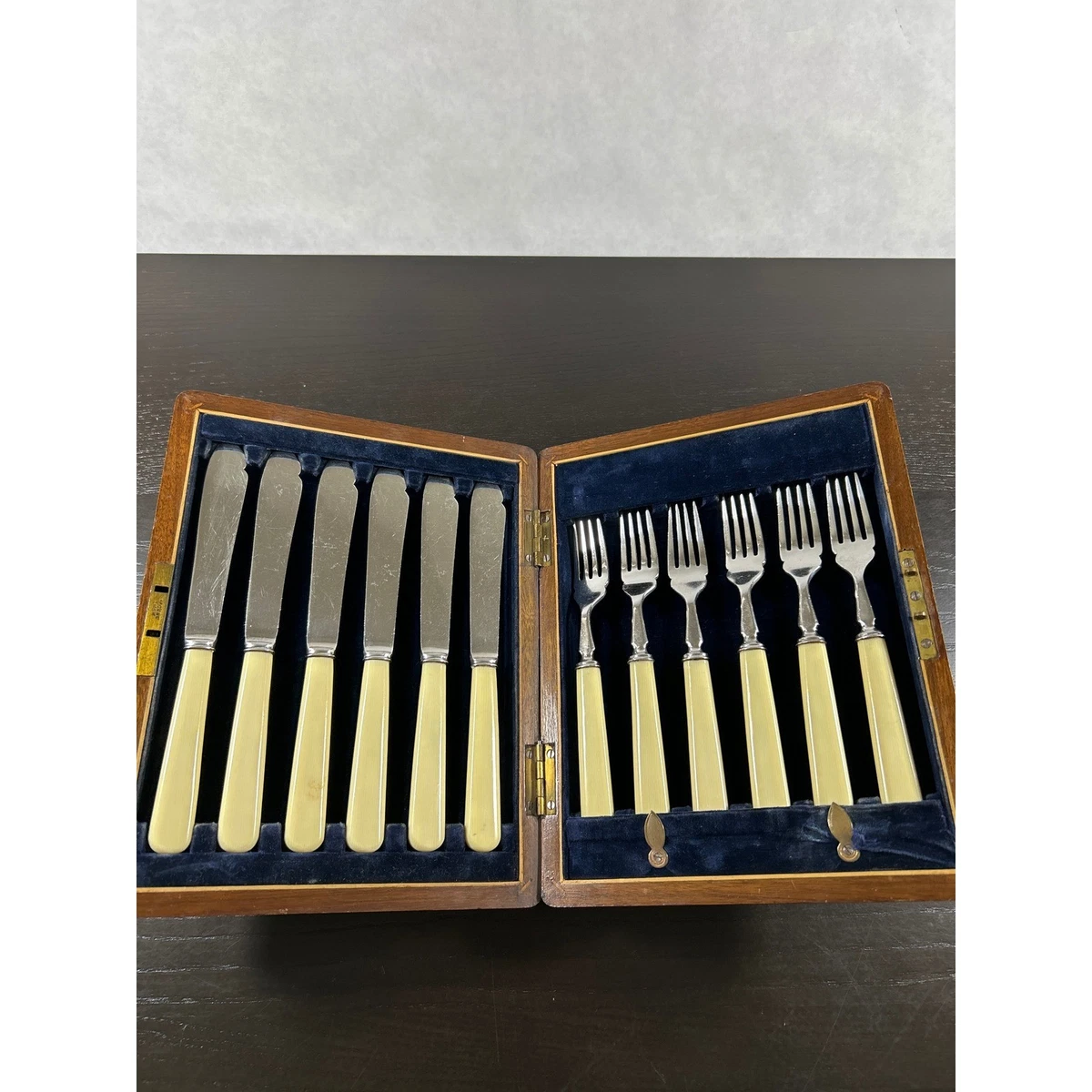 Mappin & Webb 1900-1940 Antique US Silver-Plated Flatware for sale