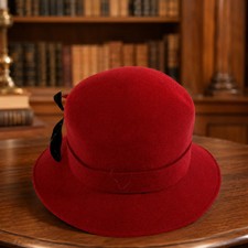 Red Wool Felt Cloche Hat with Black Feather & Ribbon Trim, Classic Women&rsquo;s Dress