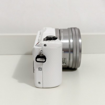 【けん★くん】 SONY a5000 ホワイト Sony Alpha A5000 20.1MP Flip Screen Mirrorless Camera - White | eBay