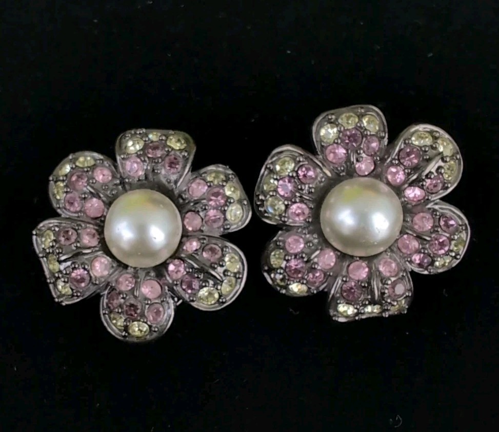 Vtg KJL Flower Clip-on Earrings Kenneth Jay Lane … - image 1