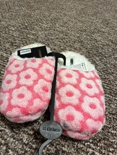 Women s nwt large pink floral fuzzy slippers