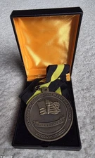 UNITED STATES ARMY RESERVE NATIONAL SCHOLAR ATHLETE AWARD MEDAL W/ CASE MILITARY