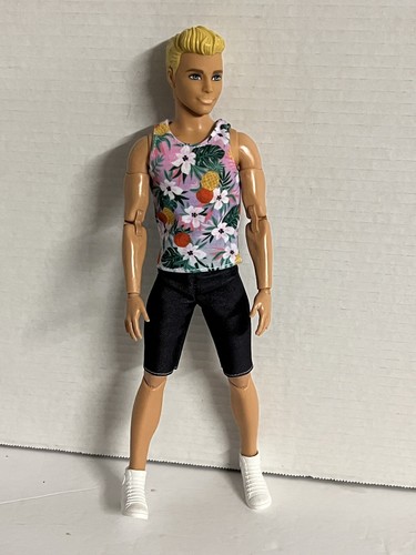 Barbie Extra Fashionistas Surfer California Summer Ken articulated fashion doll