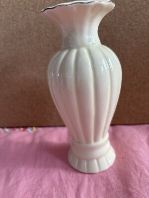 Gold Coast Casino Porcelain 6  Vase Ivory In Color Gold Trim