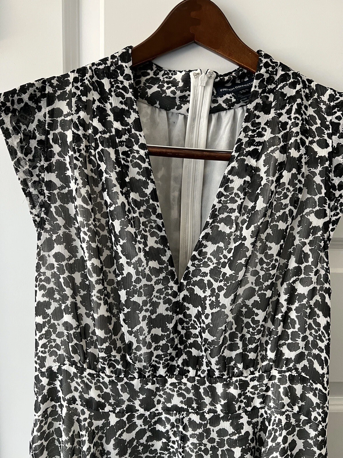 OFF WHITE Abito donna French Connection bianco e nero senza maniche TG 10 ZIP DIETRO US INtime OTTIMEioni