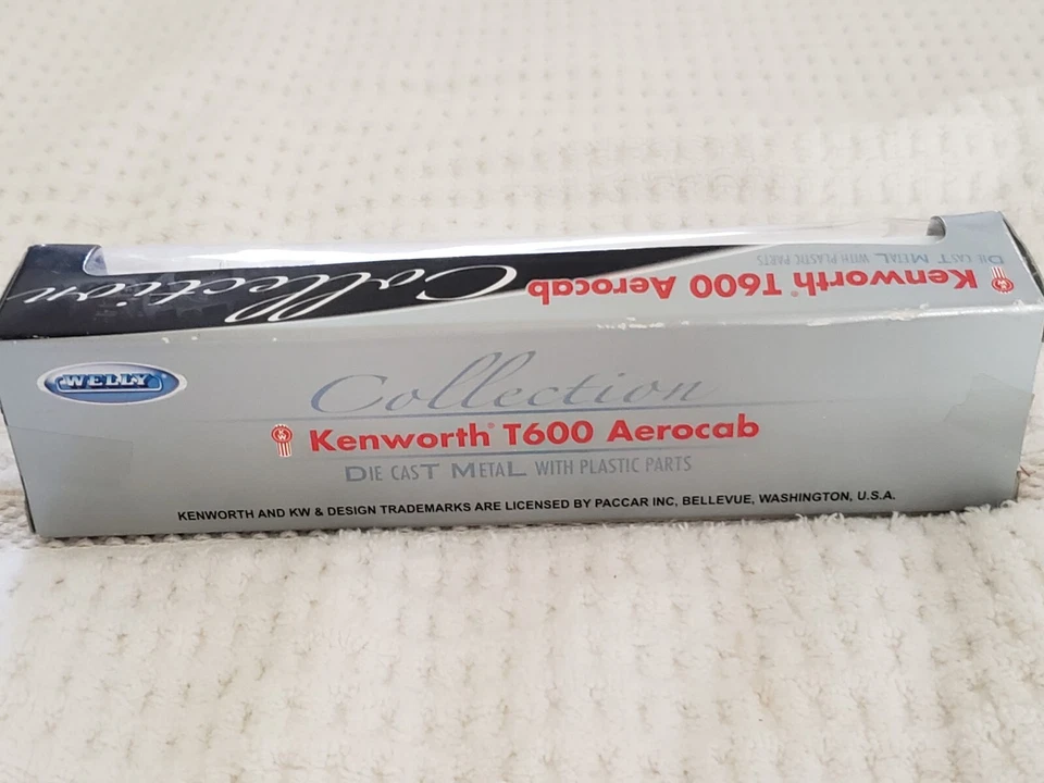 KENWORTH T 600 CABINA AREO CONVENCIONAL FUNDIDO A PRESIÓN CON PIEZAS DE PLÁSTICO, NUEVO EN CAJA  Foto 2 de 2