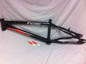 RARE-Restored-Metallic-Graphite-1998-DK-LEGEND-CR-MO-FRAME-Mid-School-BMX