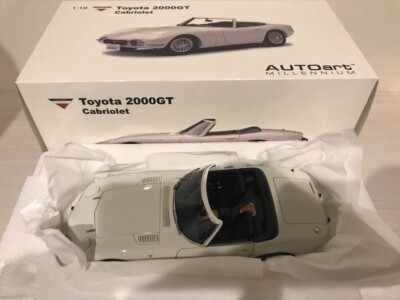 TOYOTA トヨタ 2000 GT 1/18 オートアート ミレニアム 箱付き AUTO art MILLENNIUM 1/18 TOYOTA 2000GT White Miniature Scal