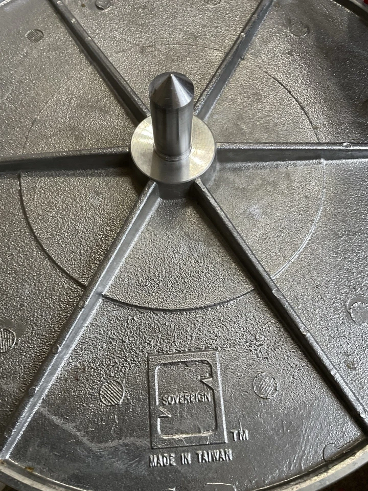 Soporte giratorio para pastelería artesanal de metal de 12" de hierro fundido blanco, resistente, de colección Foto 3 de 4