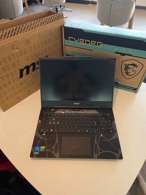NEU MSI CYBORG 15 B13WEKG Gaming | RTX 5050 8GB | 144Hz 