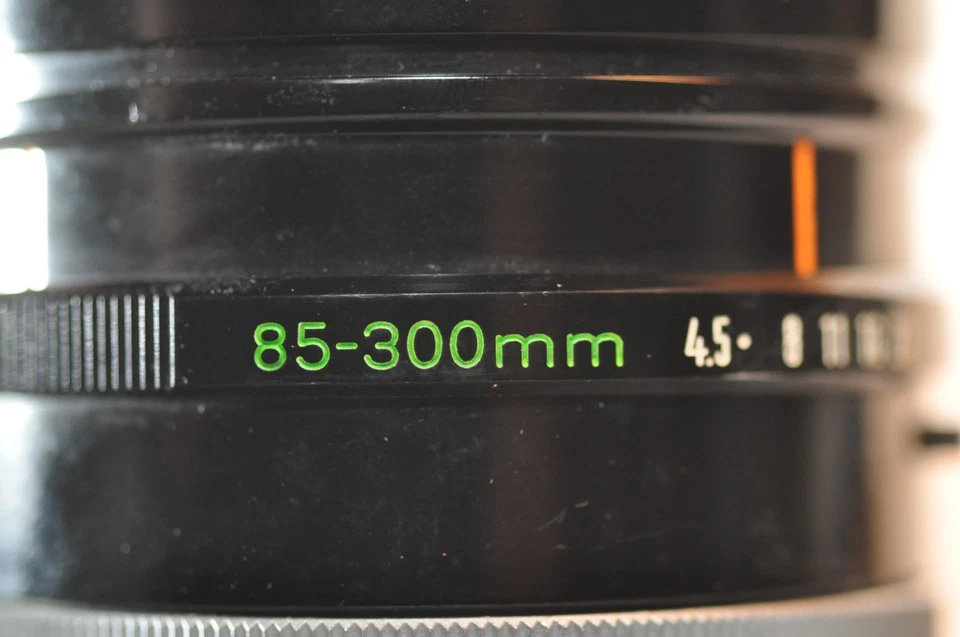 Canon FD 85-300mm f/4.5 S.S.C zoom lens READ for A-1 AE-1 Prog A1 T-90 T-60 F-1n - Image 2 of 4
