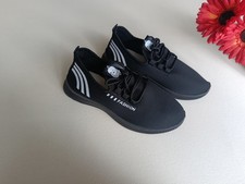 NEU Mesh Sneaker Gr. 40 (39), ungetragen, schwarz, leicht, unisex, black, weich