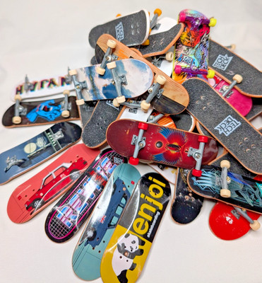 TECH DECK Big Lot 40+ World Industries Elements Darkstar Santa Cruz Alien Worksh