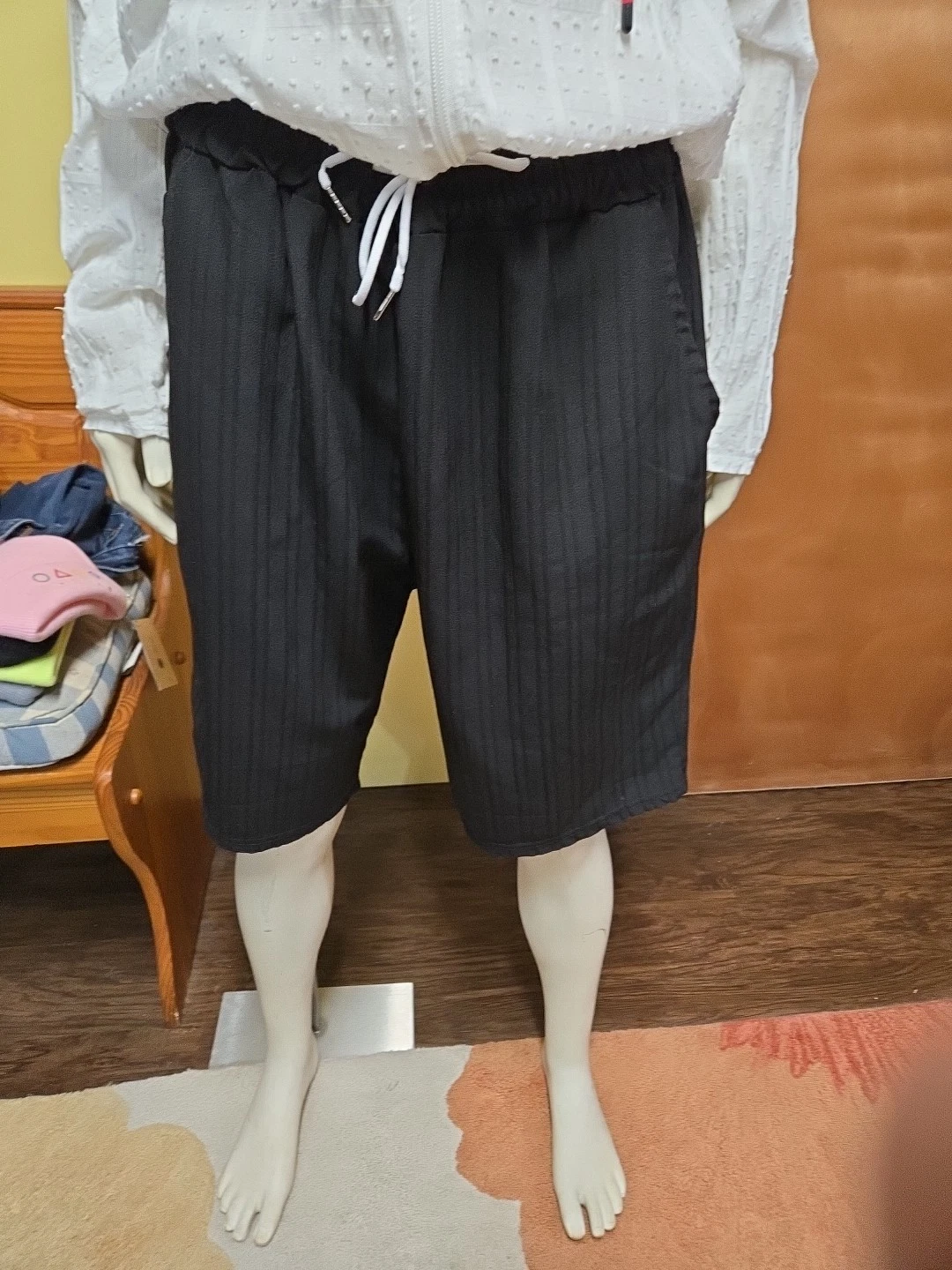 Set Of 7 Linen Knee Length Shorts All Colors Shown Size XL Gender Neutral