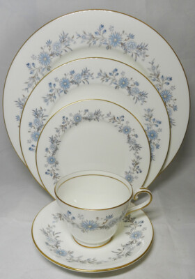 MAYFIELD by Aynsley 5 Piece Place Setting NEW NEVER USED made in England