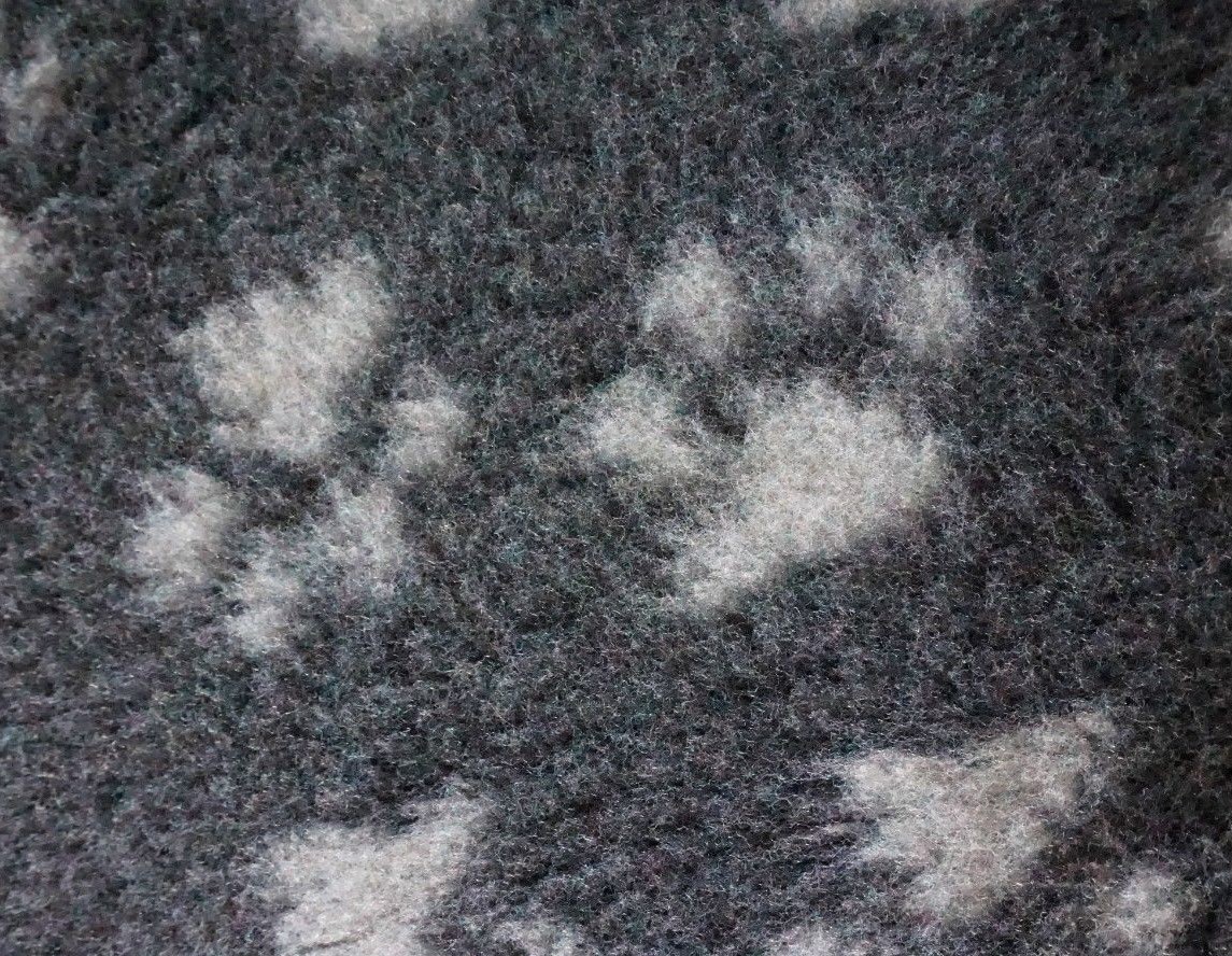 Traditional greenbacked veterinary bed.Vet bedding 2m,3m,5m,10m rolls