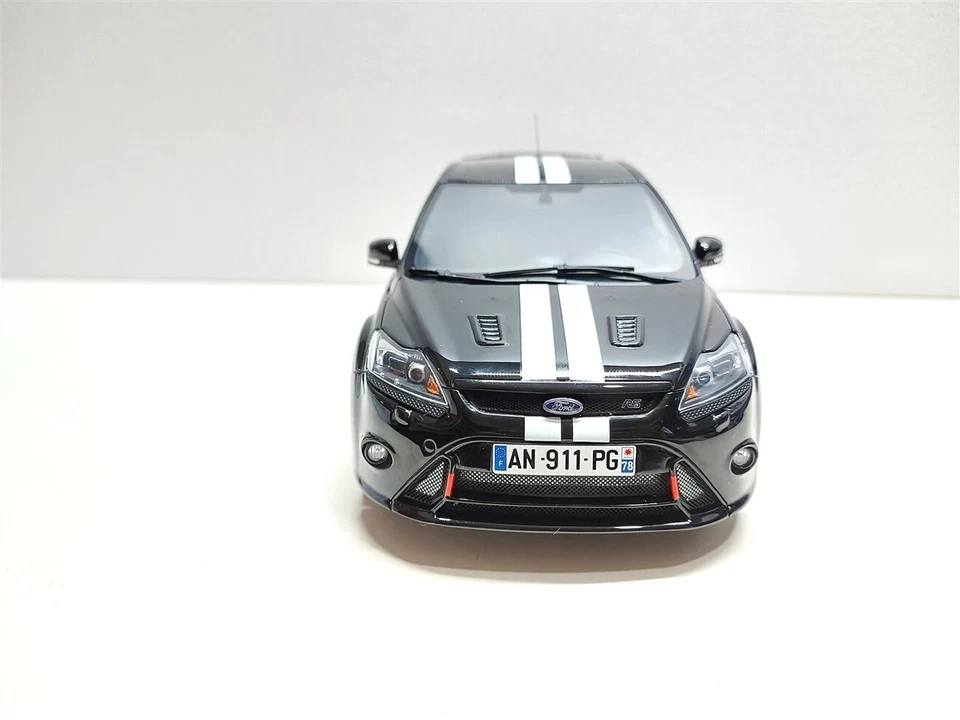 Ford Focus RS MK2 Nero LeMans Edit. 2010 - 1/18 OTTOMOBILE Limited 999 pcs - Immagine 2 di 4