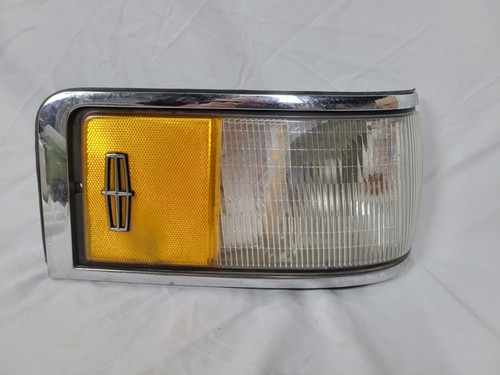 90-94 Lincoln Town Car Front Corner Turn Signal Marker Light RH Passenger Used