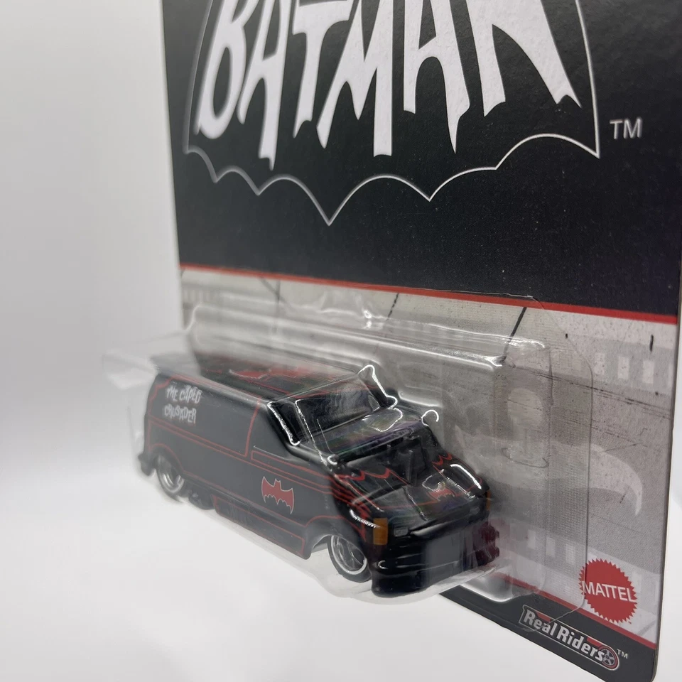 Hot Wheels Batman 1985 Chevy Astra Van Batmobile Car HVJ48 - Image 3 of 4