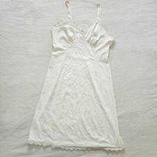 Vintage cream nightgown slip scallop trim womens 34