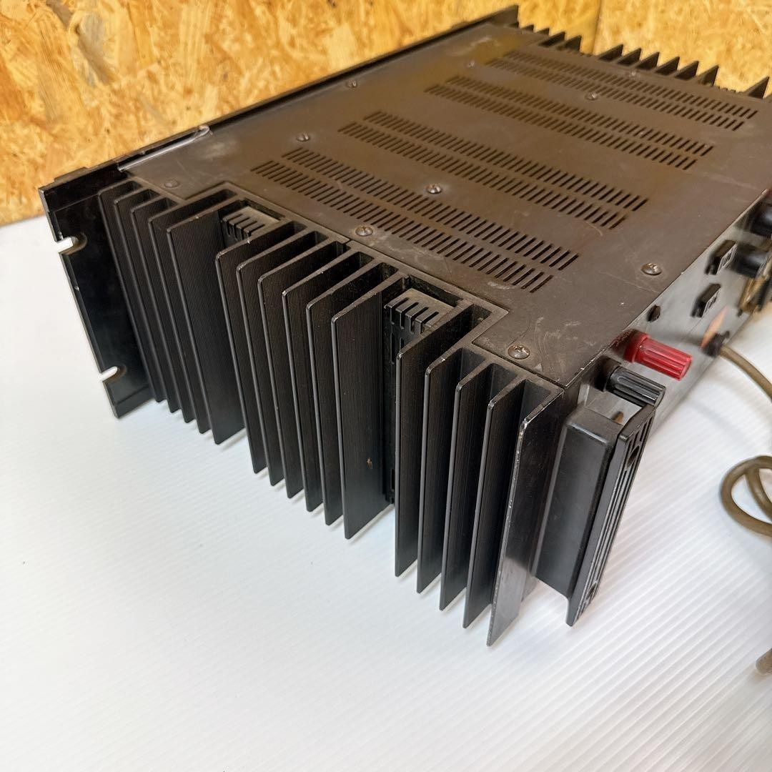 YAMAHA P-2200 業務用パワーアンプ 音出しOK Yamaha P-2200 2-Channel Professional Power Amplifier Black 20Hz