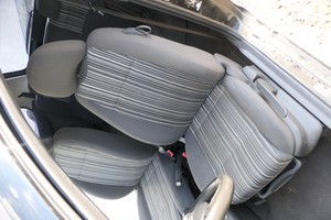 VW Fox Sitz Fahrersitz vorne links OHNEAirbag höhenverstellbar  v