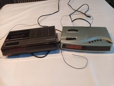 2 Radiowecker Universum Mit Cassettenteil Vintage , bitte lesen