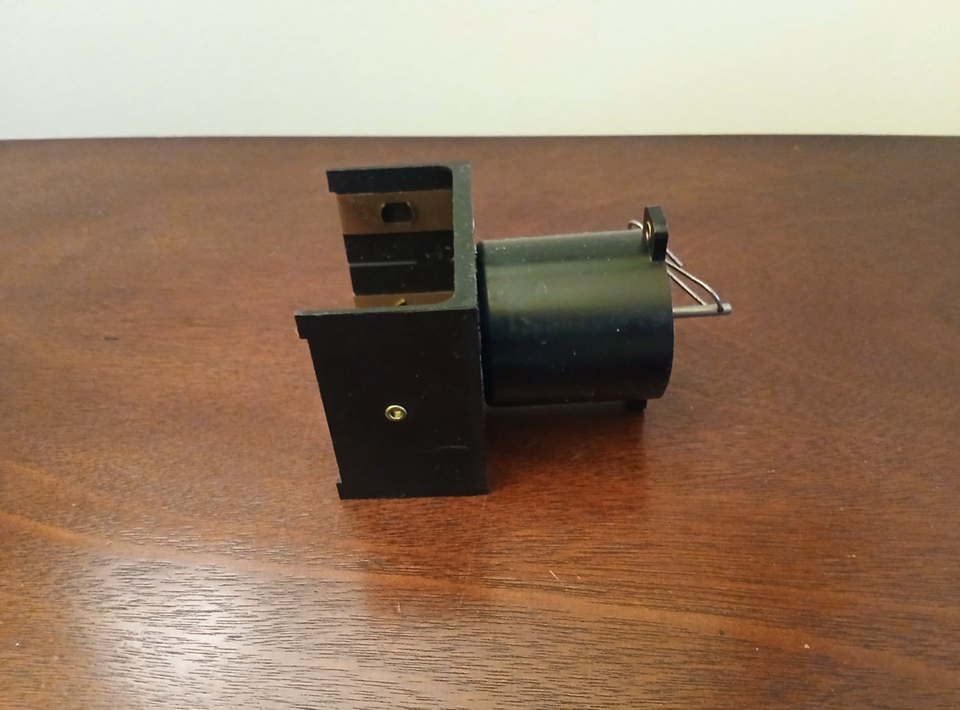 Hankscraft DC Electric Motor 4 RPM 3VDC With Battery Holder. Volume ...