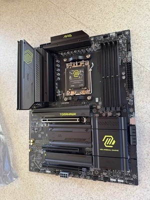 MSI MAG X870 TOMAHAWK WiFi Motherboard