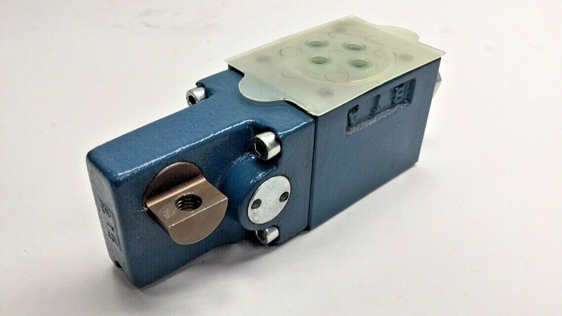 めん　0618 Rexroth 0-810-091-388 Valve Bosch 0810091388