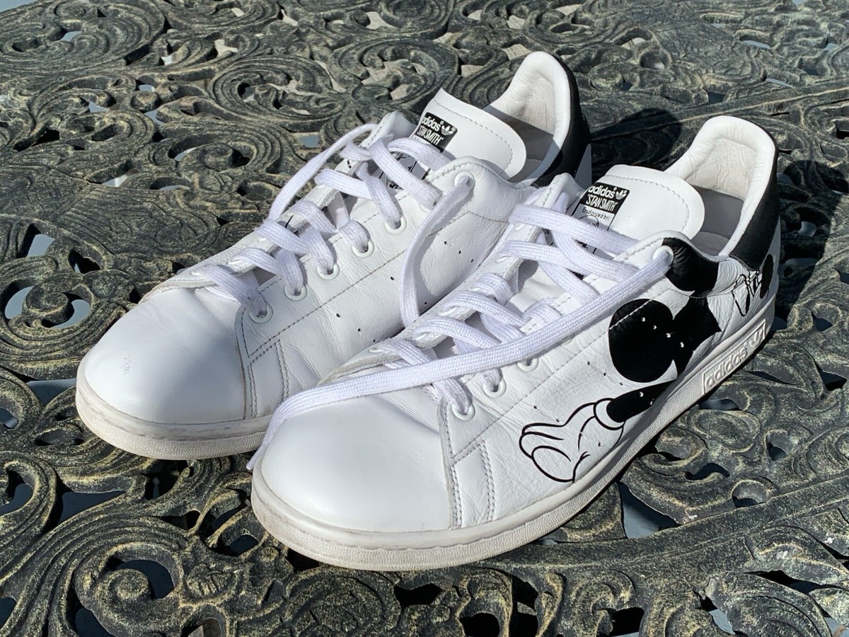 adidas Disney スニーカー Adidas Original adidas x Disney Mickey Gazelle Shoes Kids